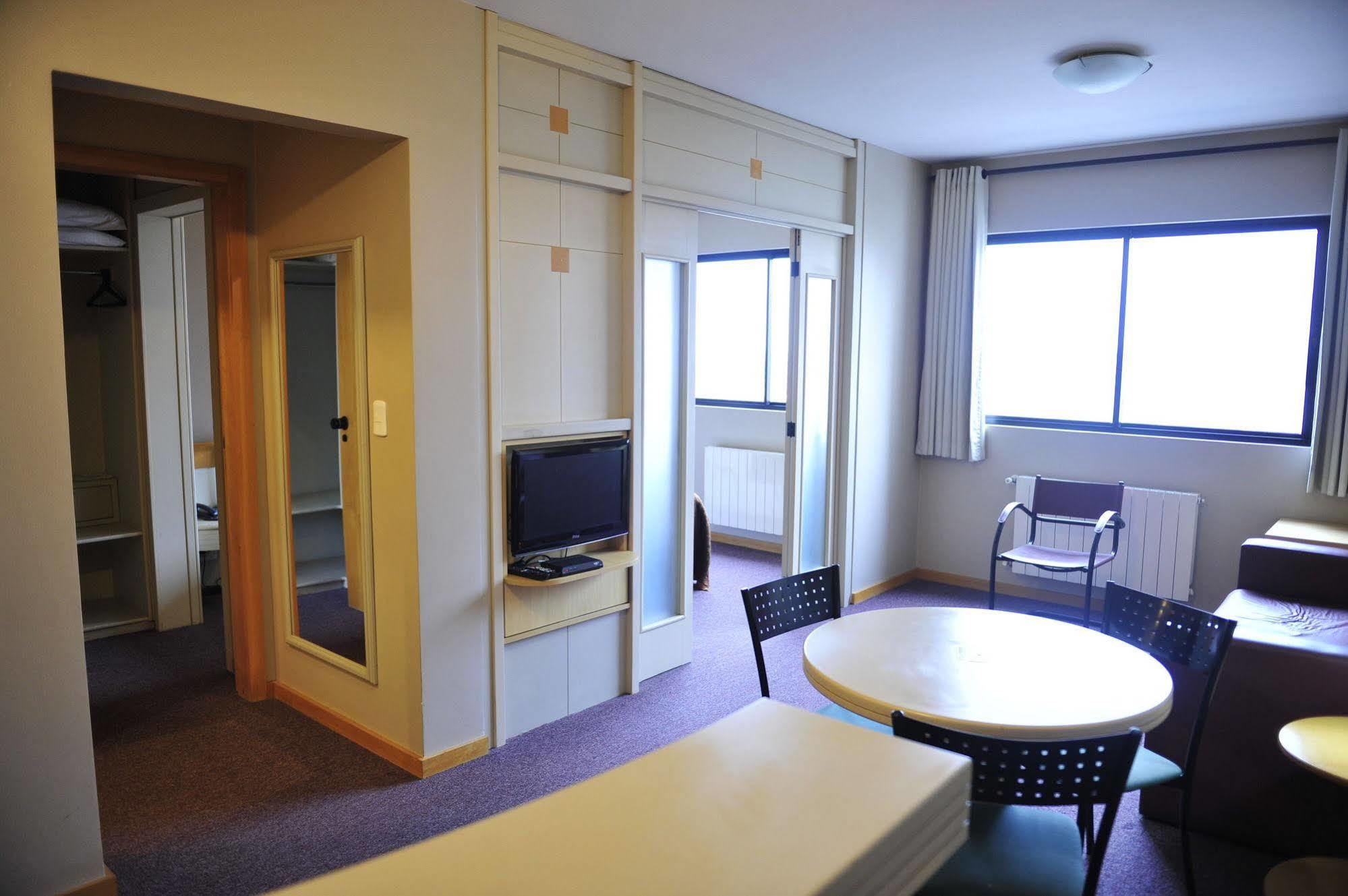 Tri & Flat Caxias Aparthotel